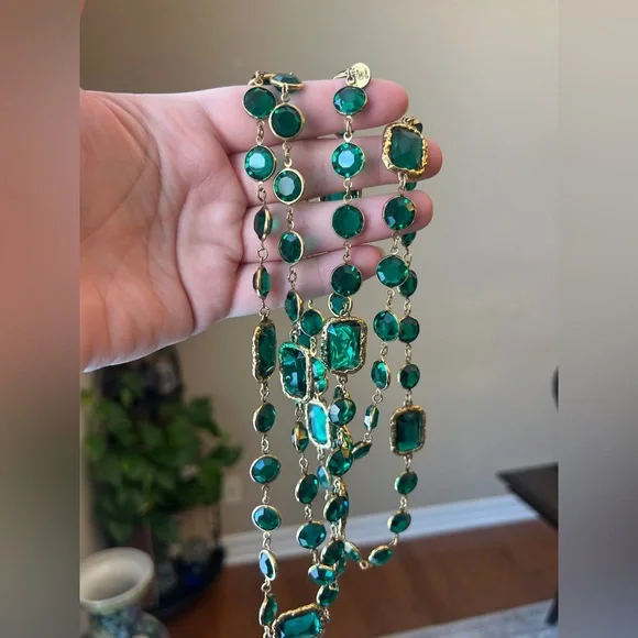 Vintage CHANEL Gripoix Glass Emerald Crystal Chicklet Sautoir Statement Necklace - Picture 12 of 16